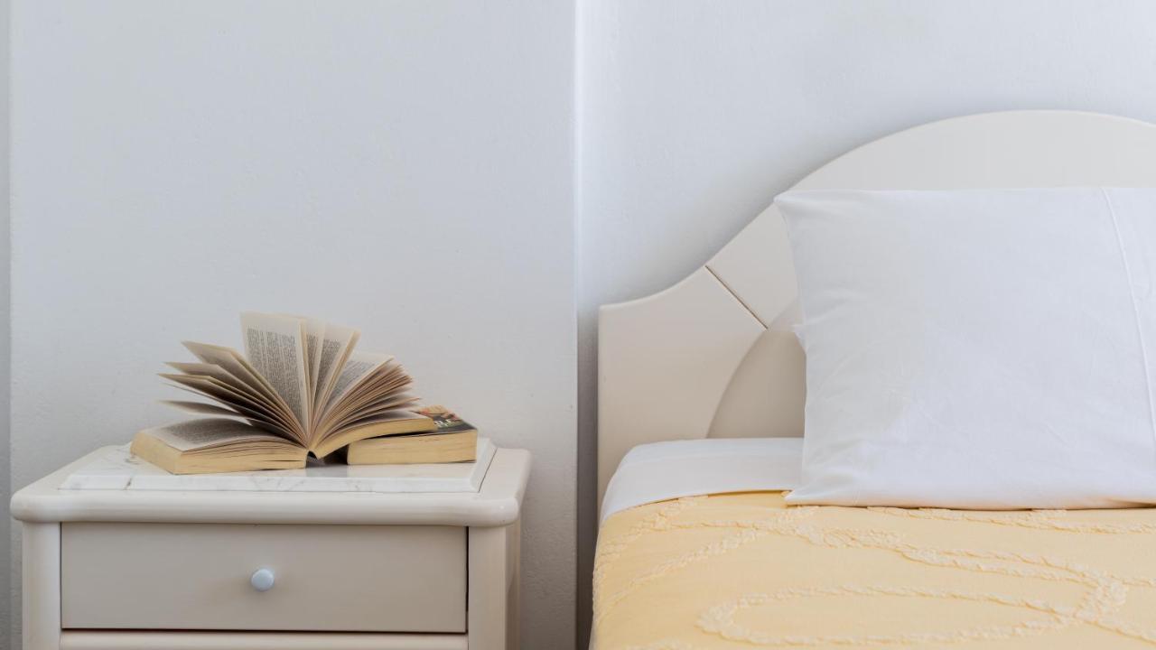 Areti Hotel Kamári Екстериор снимка