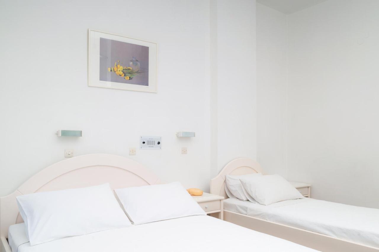 Areti Hotel Kamári Екстериор снимка