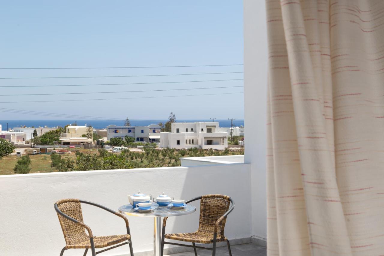 Areti Hotel Kamári Екстериор снимка